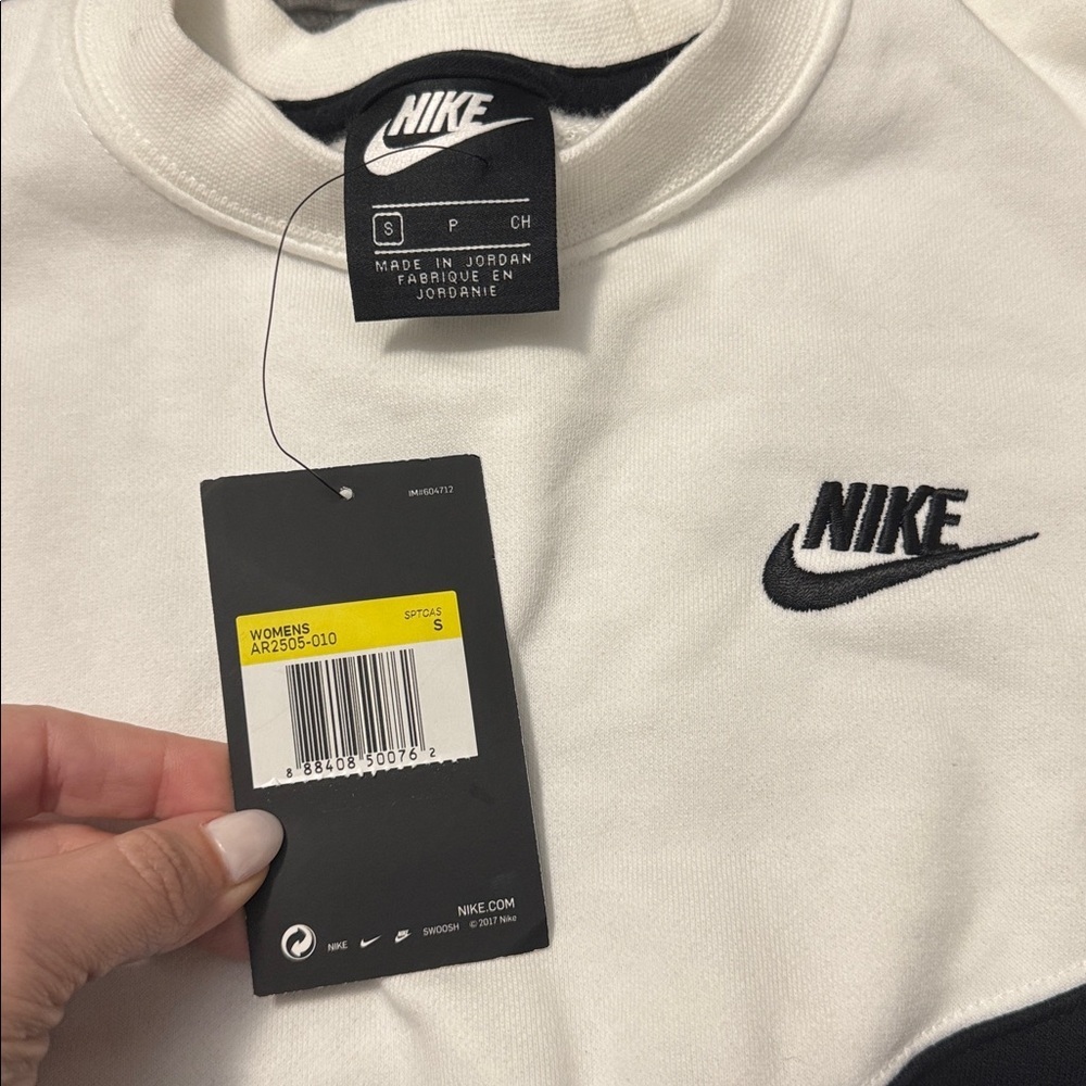 NIKE SPORTSWEAR HERITAGE CREW - Picture 7 of 7